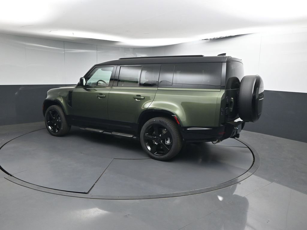 New 2026 Land Rover Defender 130 X-Dynamic SE AWD/4WD image 3
