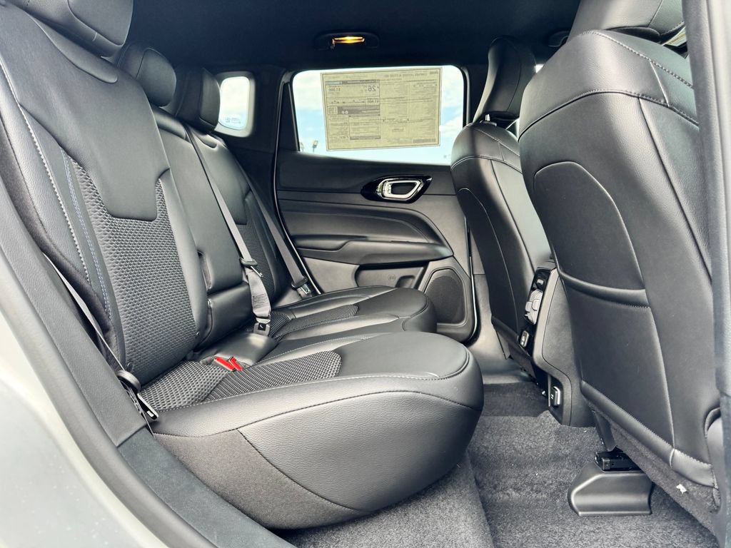 New 2026 Jeep Compass Latitude AWD/4WD image 12
