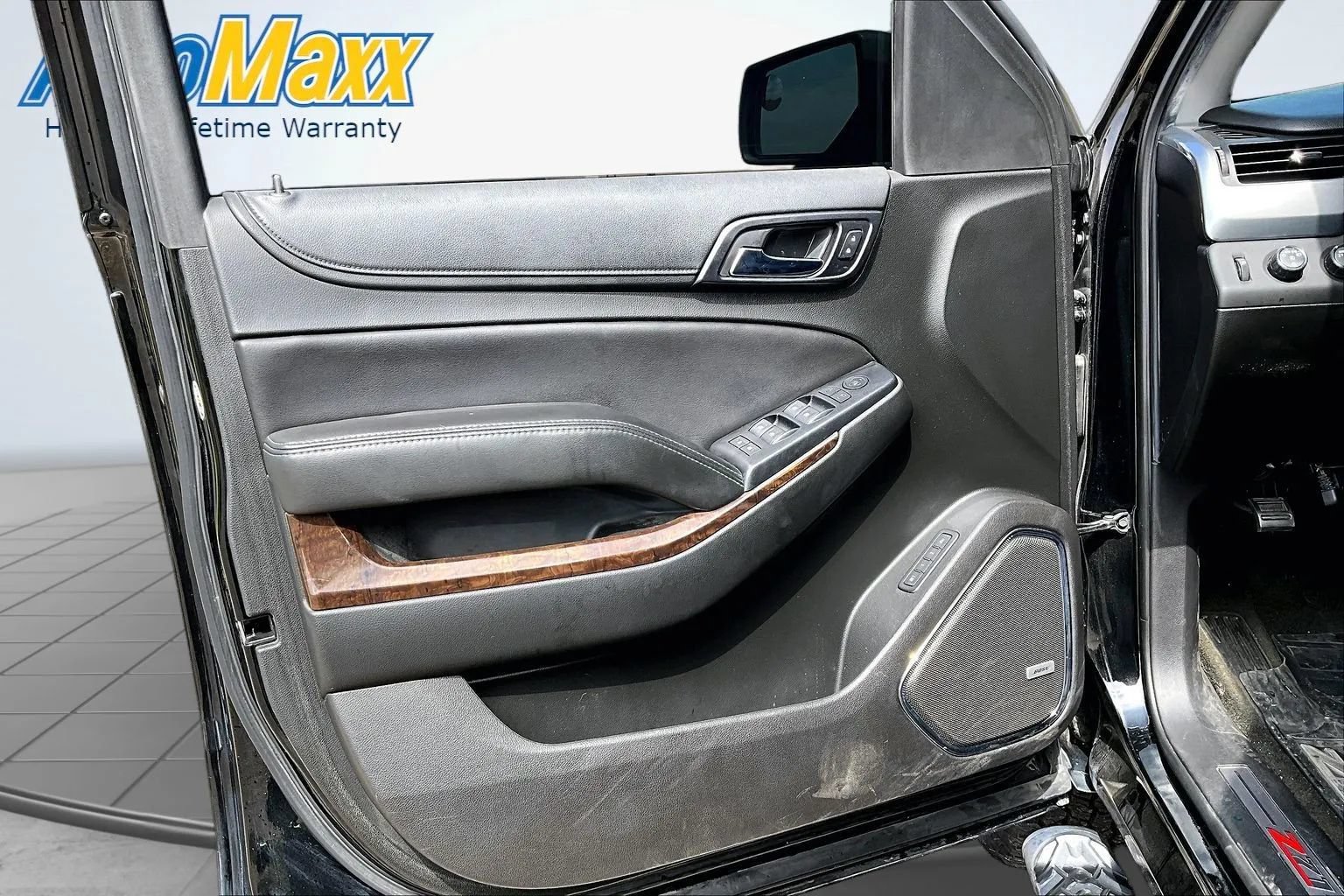 Used 2018 Chevrolet Tahoe LT w/ Z71 Midnight Edition AWD/4WD image 20