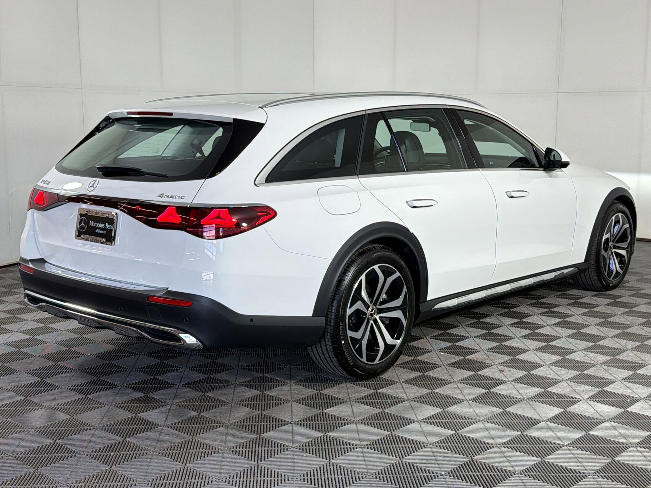 New 2026 Mercedes-Benz E 450 4MATIC All-Terrain Wagon image 9