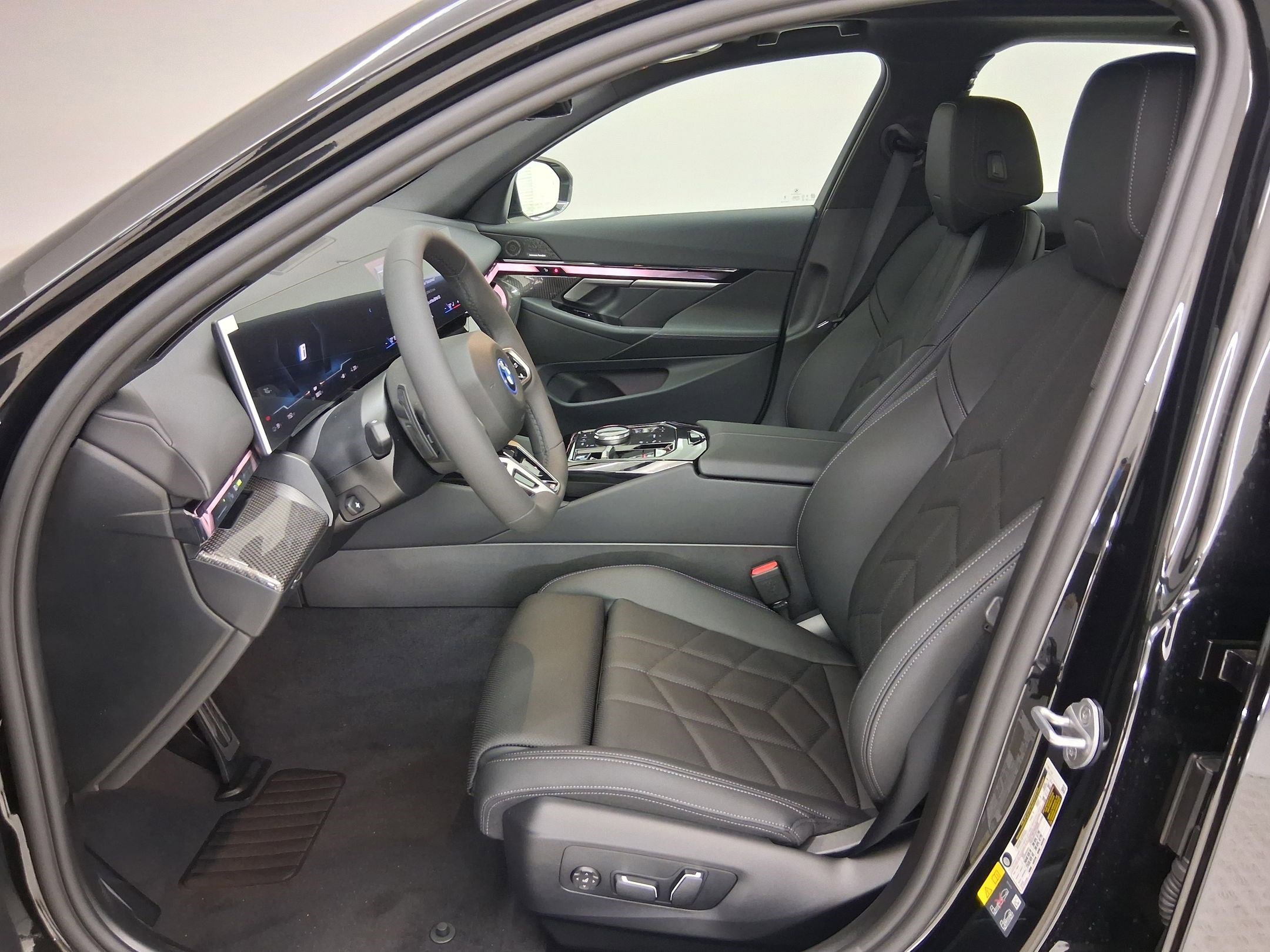 New 2026 BMW i5 eDrive40 w/ M Sport Package RWD image 3
