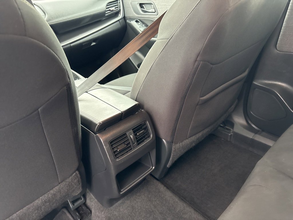 Used 2023 Nissan Rogue S image 13