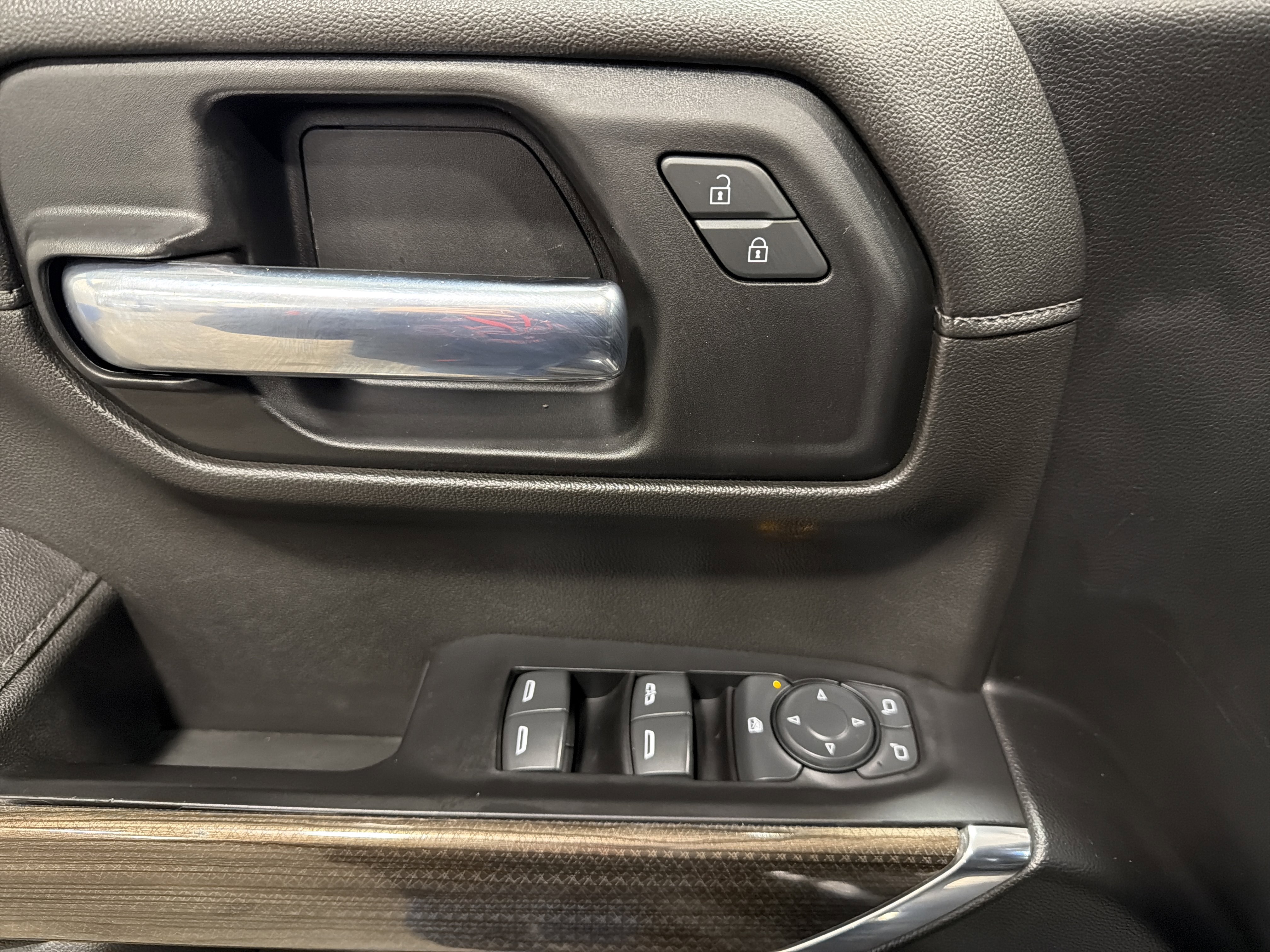 Used 2022 Chevrolet Silverado 1500 RST image 14