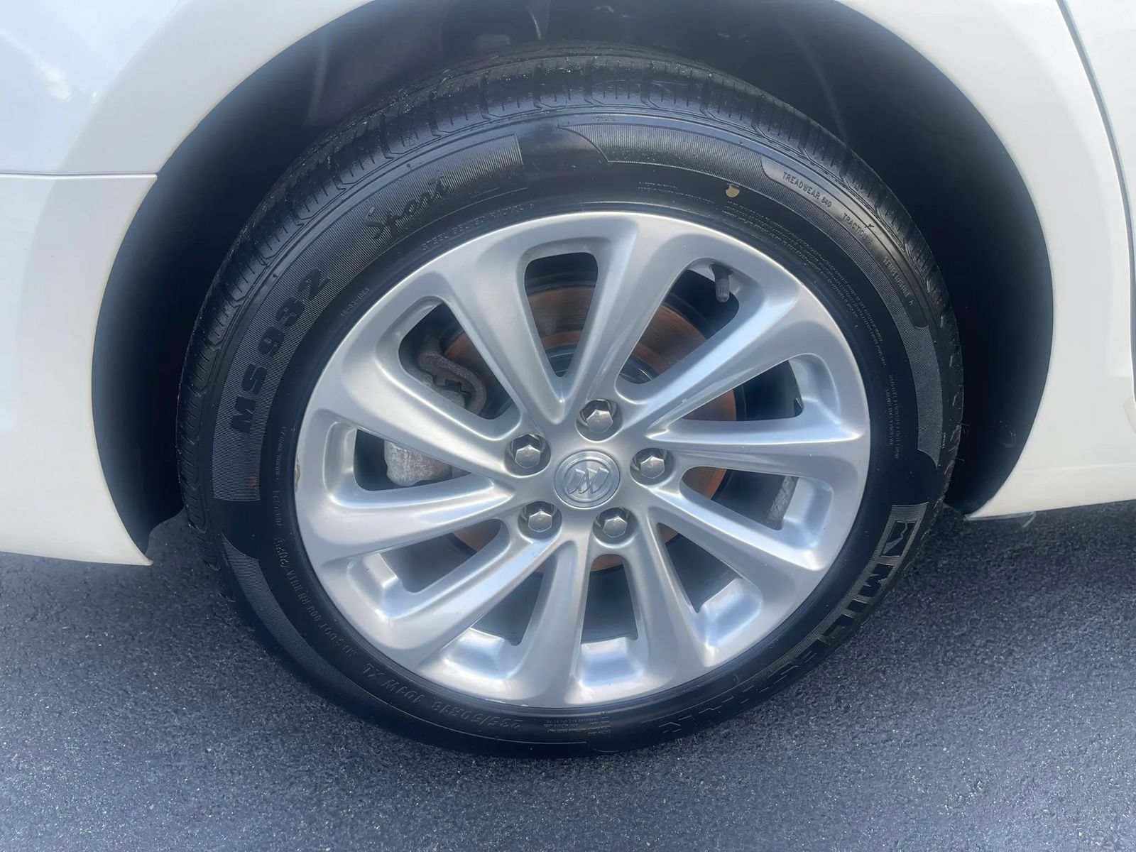 Used 2014 Buick LaCrosse Leather FWD image 27