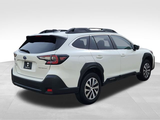 Used 2023 Subaru Outback Premium image 9