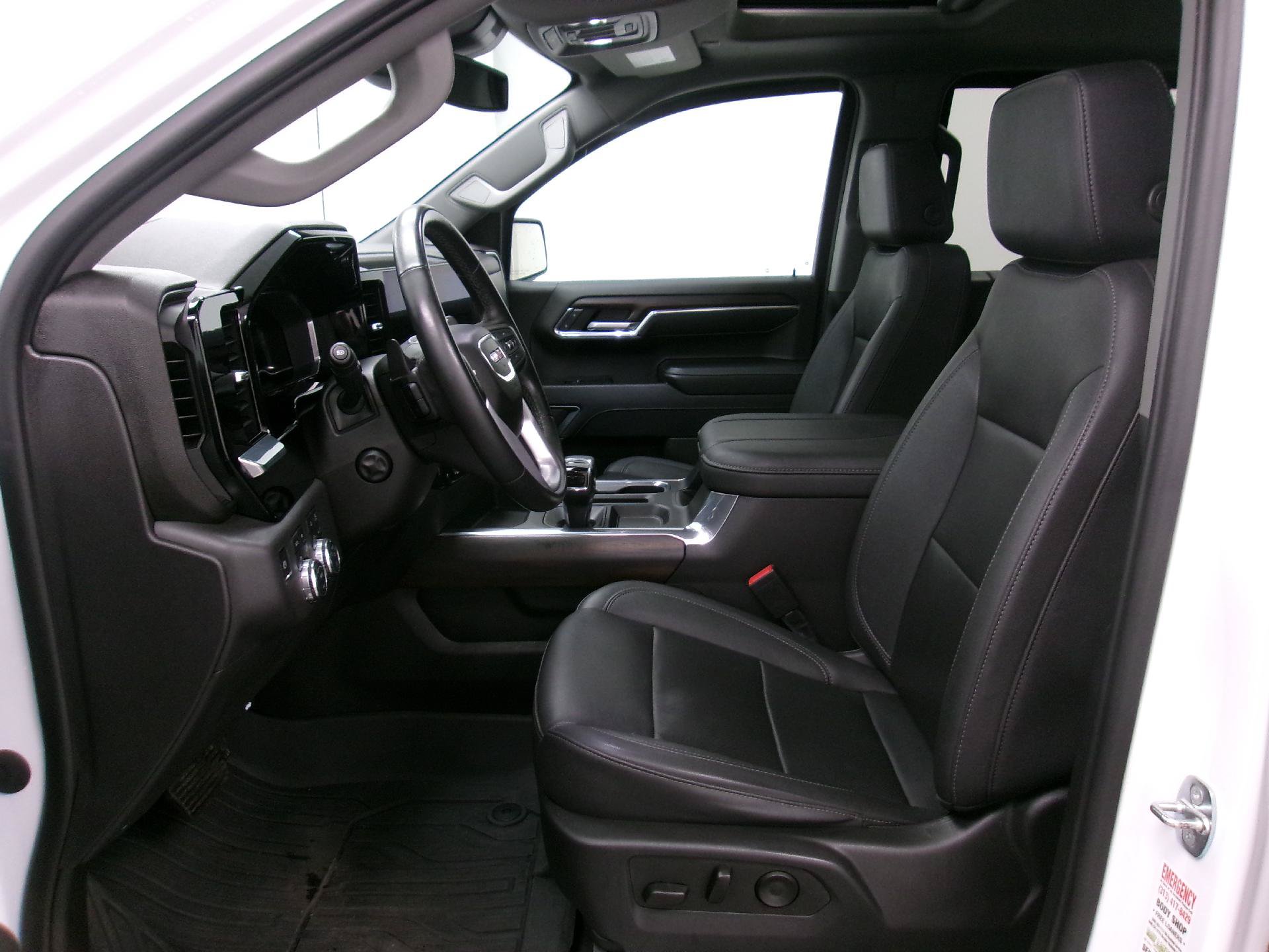 Used 2023 GMC Sierra 1500 SLT w/ SLT Premium Package AWD/4WD image 9