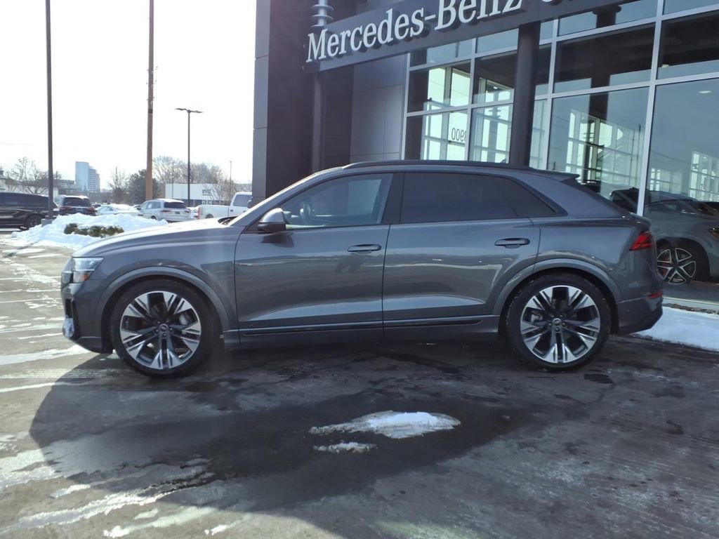 Used 2025 Audi Q8 Premium Plus image 3