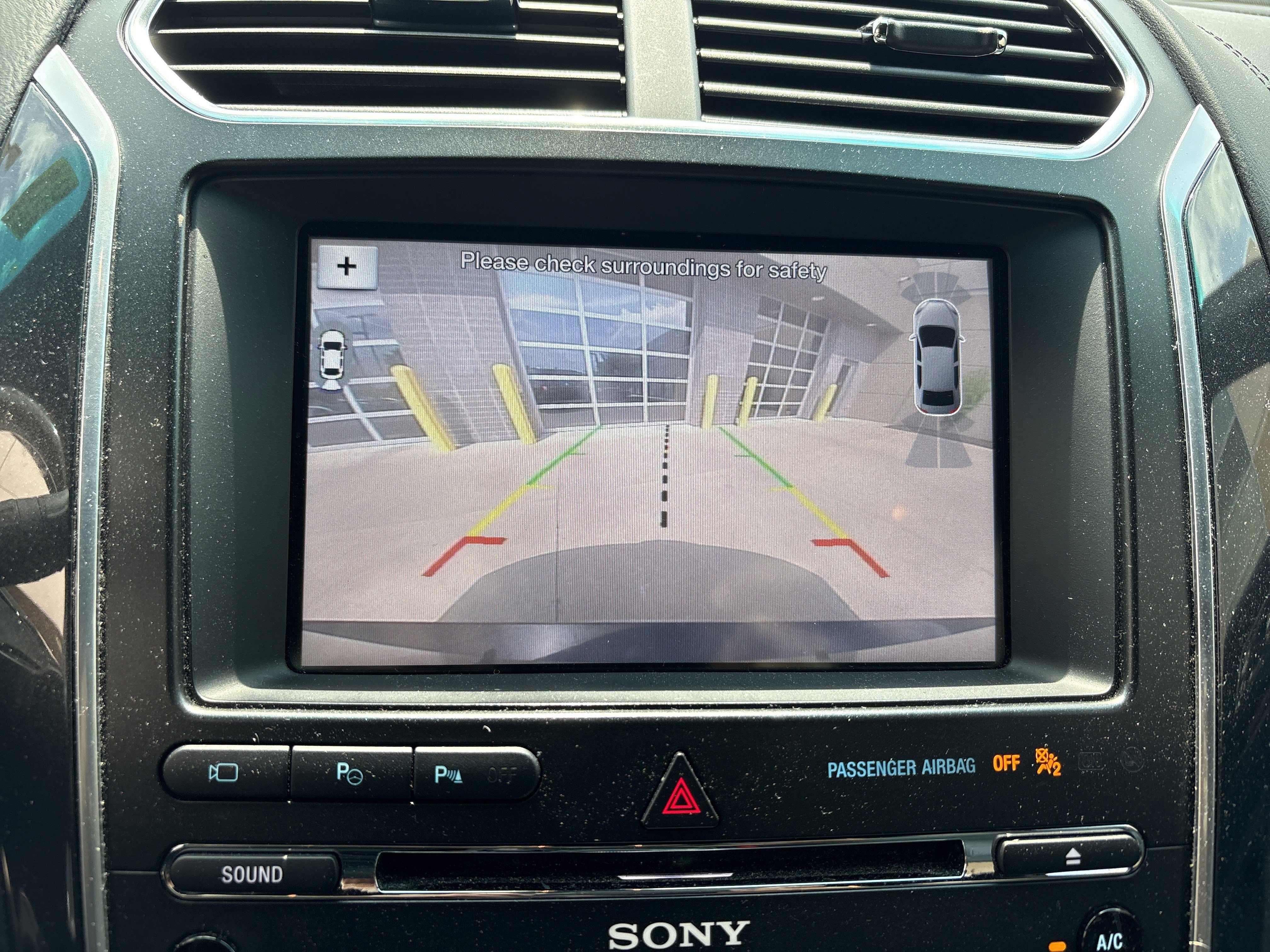 Used 2017 Ford Explorer Platinum image 25