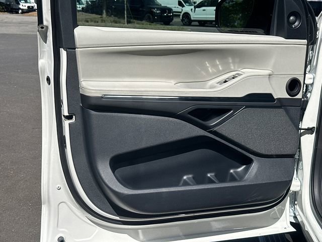 New 2026 Lincoln Navigator L Reserve AWD/4WD image 12