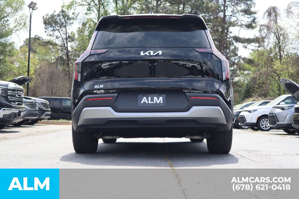 Used 2024 Kia EV9 Light Long Range RWD image 7