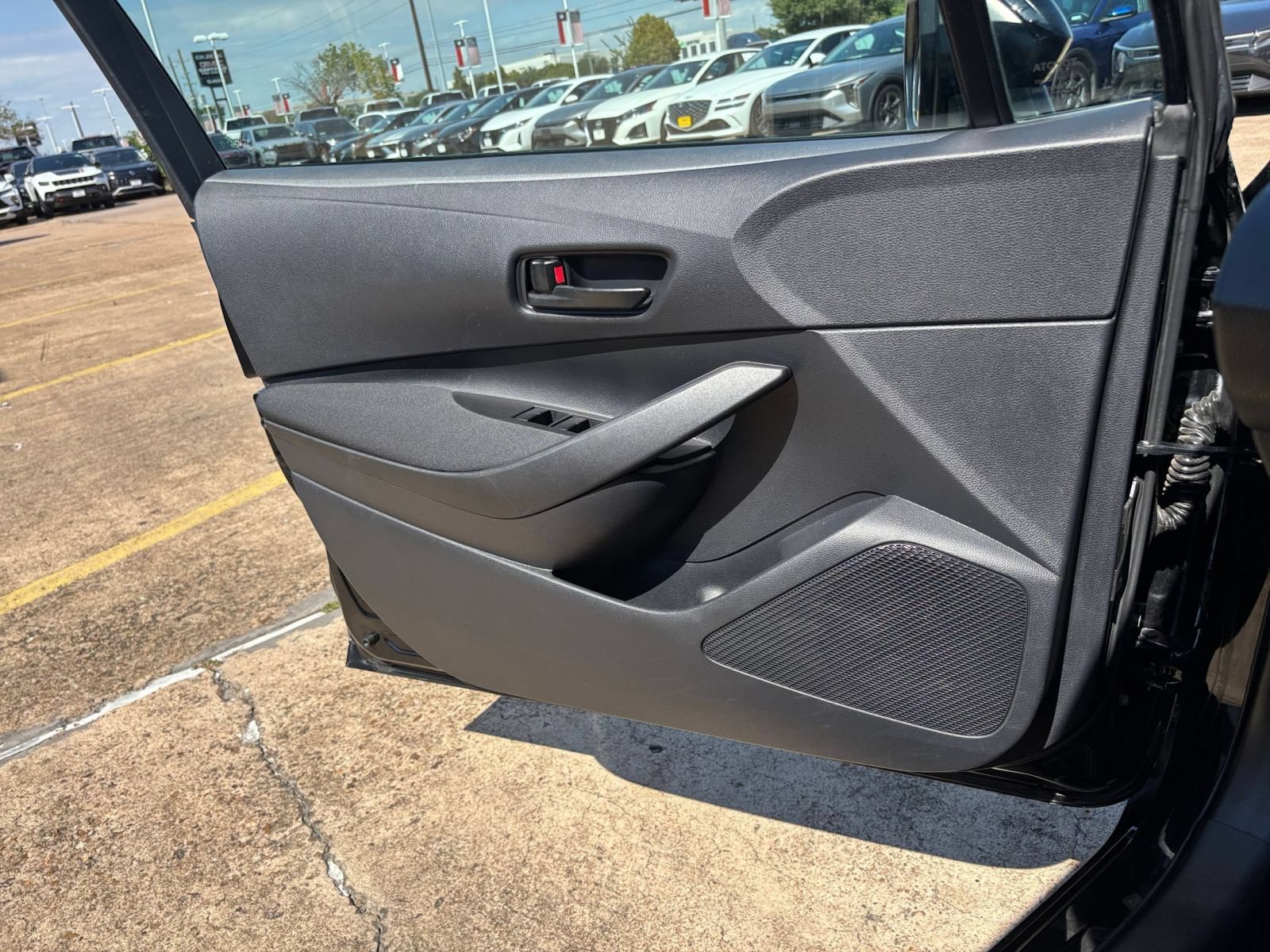 Used 2025 Toyota Corolla LE FWD image 18