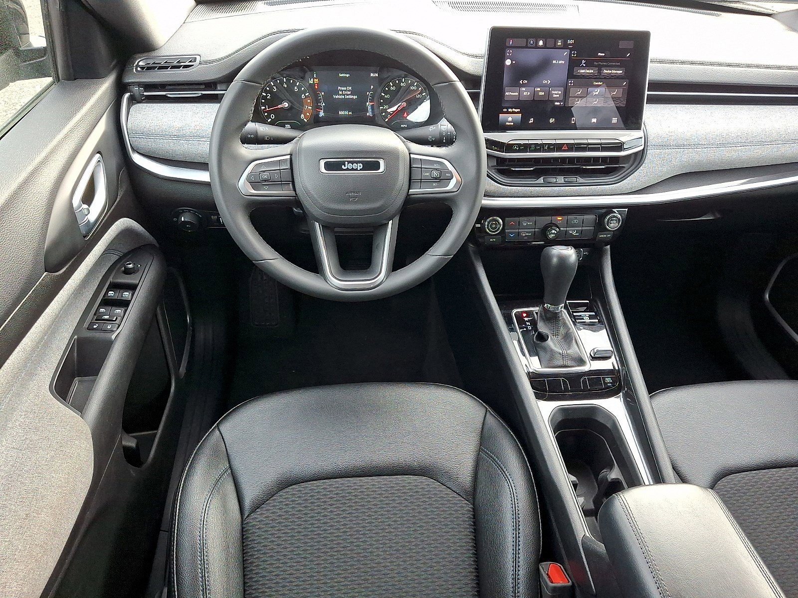 Used 2024 Jeep Compass Latitude image 10