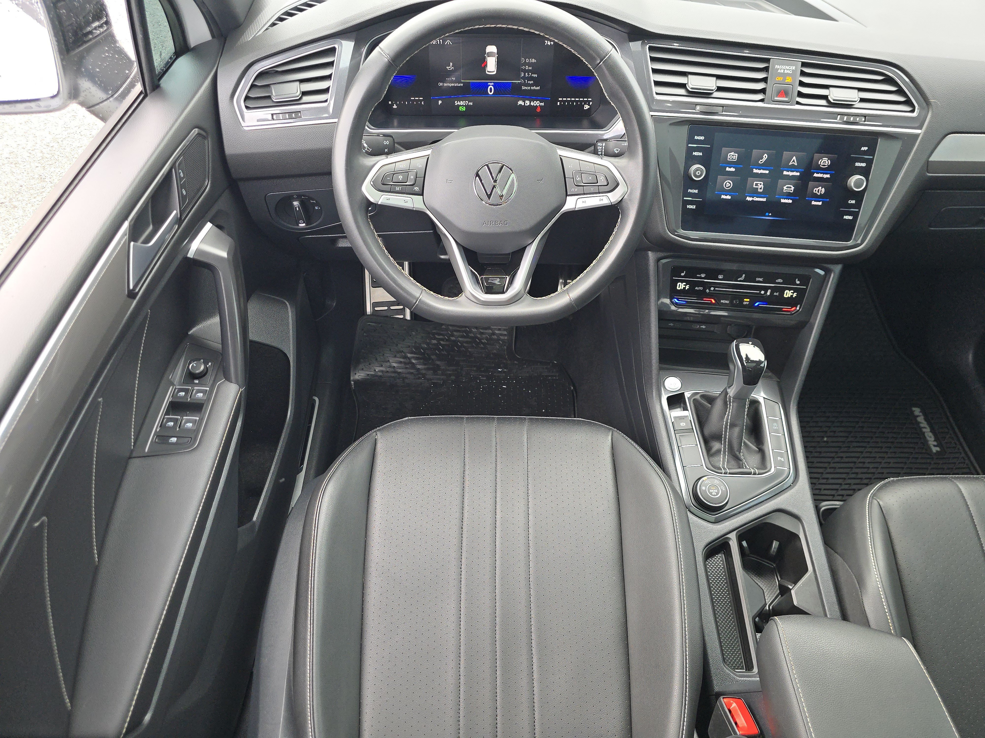 Certified 2023 Volkswagen Tiguan SE R-Line AWD/4WD image 22