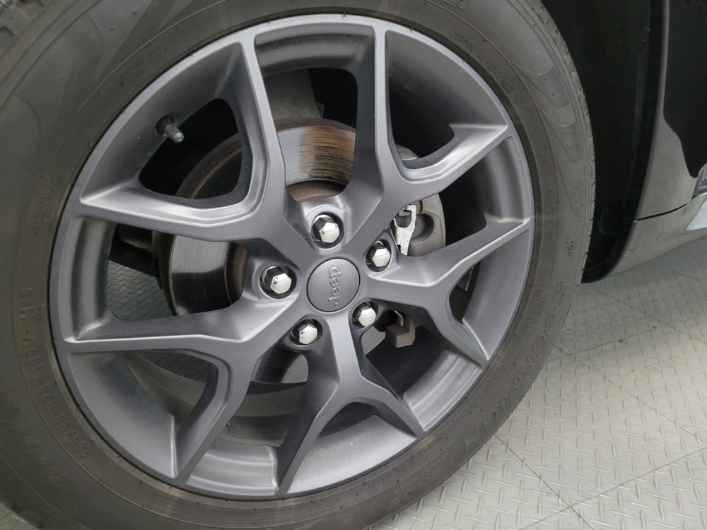 Used 2019 Jeep Grand Cherokee Limited X image 31