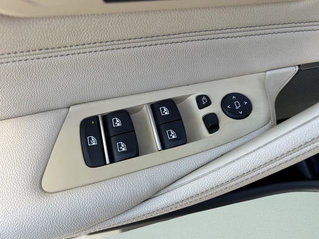 Used 2023 BMW 530e xDrive image 23