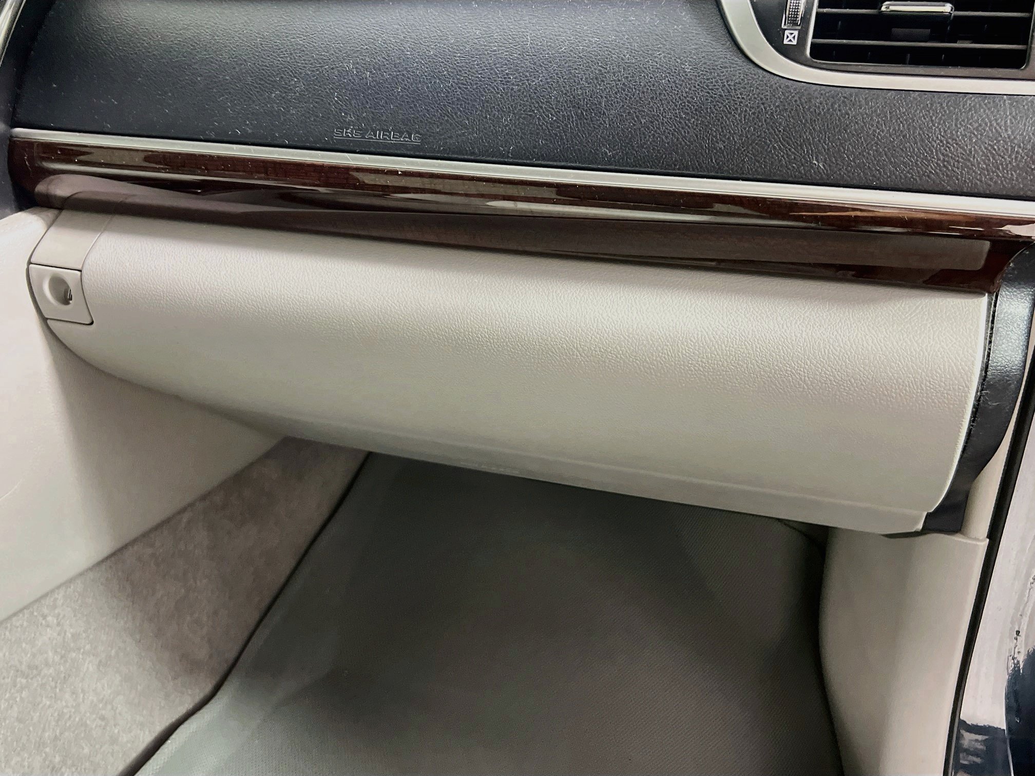 Used 2012 Toyota Camry XLE FWD image 34