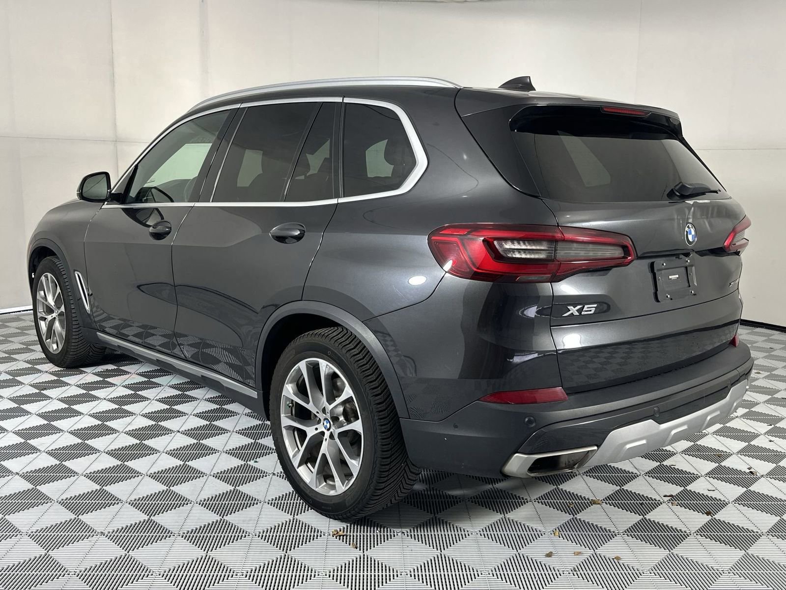 Used 2019 BMW X5 xDrive40i w/ Convenience Package AWD/4WD image 6