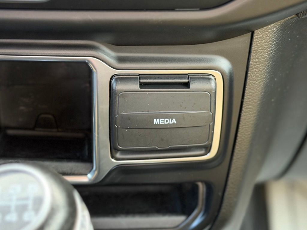 Used 2021 Jeep Gladiator Sport image 17