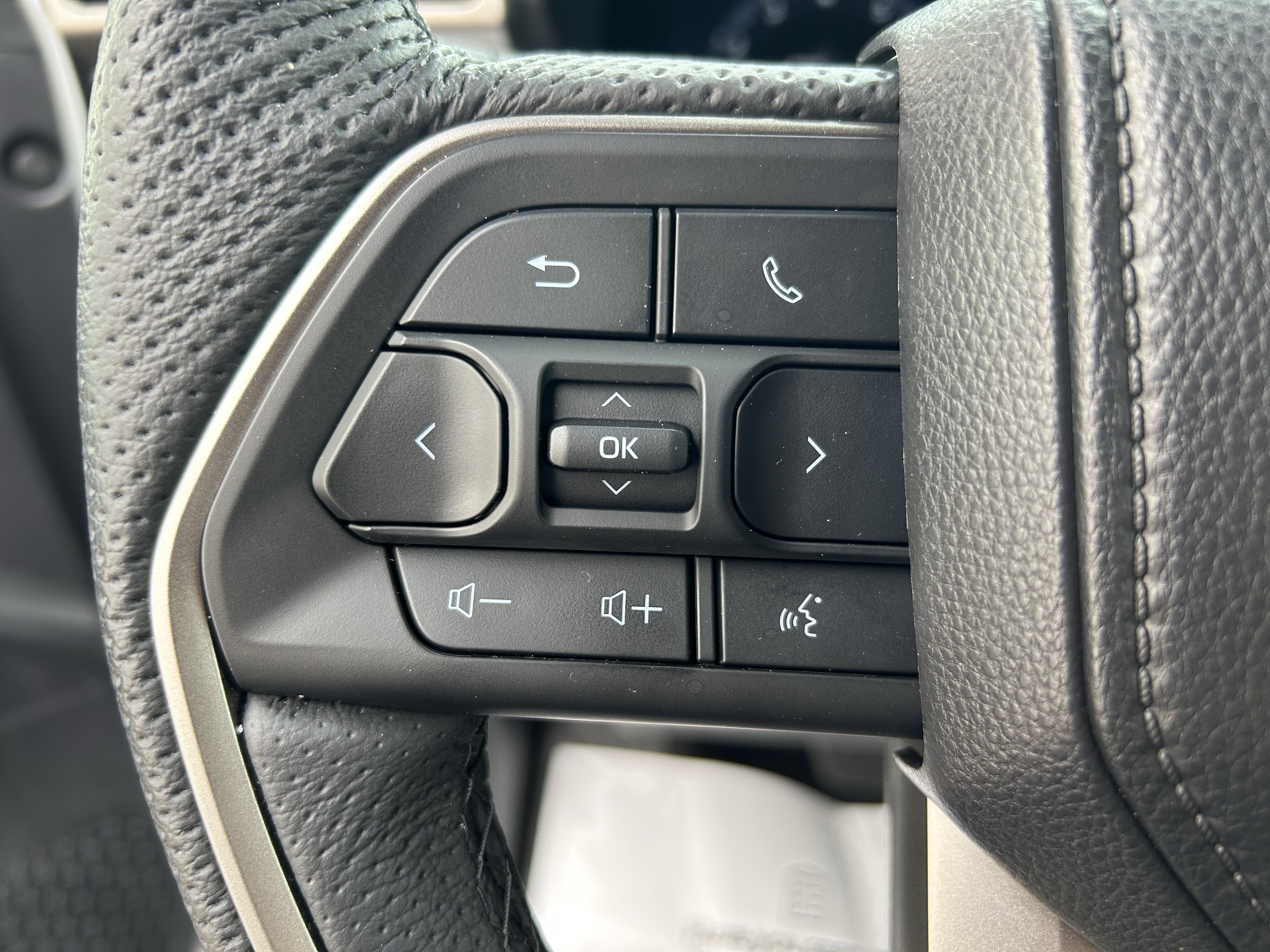 Certified 2025 Toyota Tacoma TRD Off-Road w/ TRD Off Road Upgrade Package AWD/4WD image 23