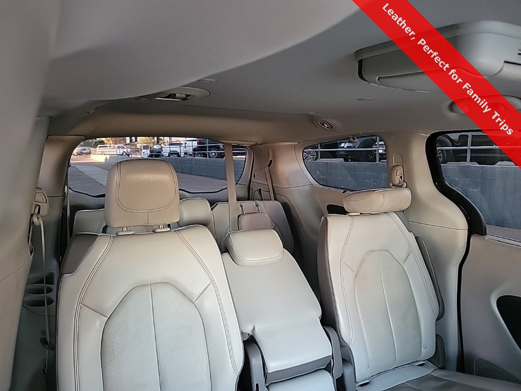 Used 2019 Chrysler Pacifica Touring-L image 51