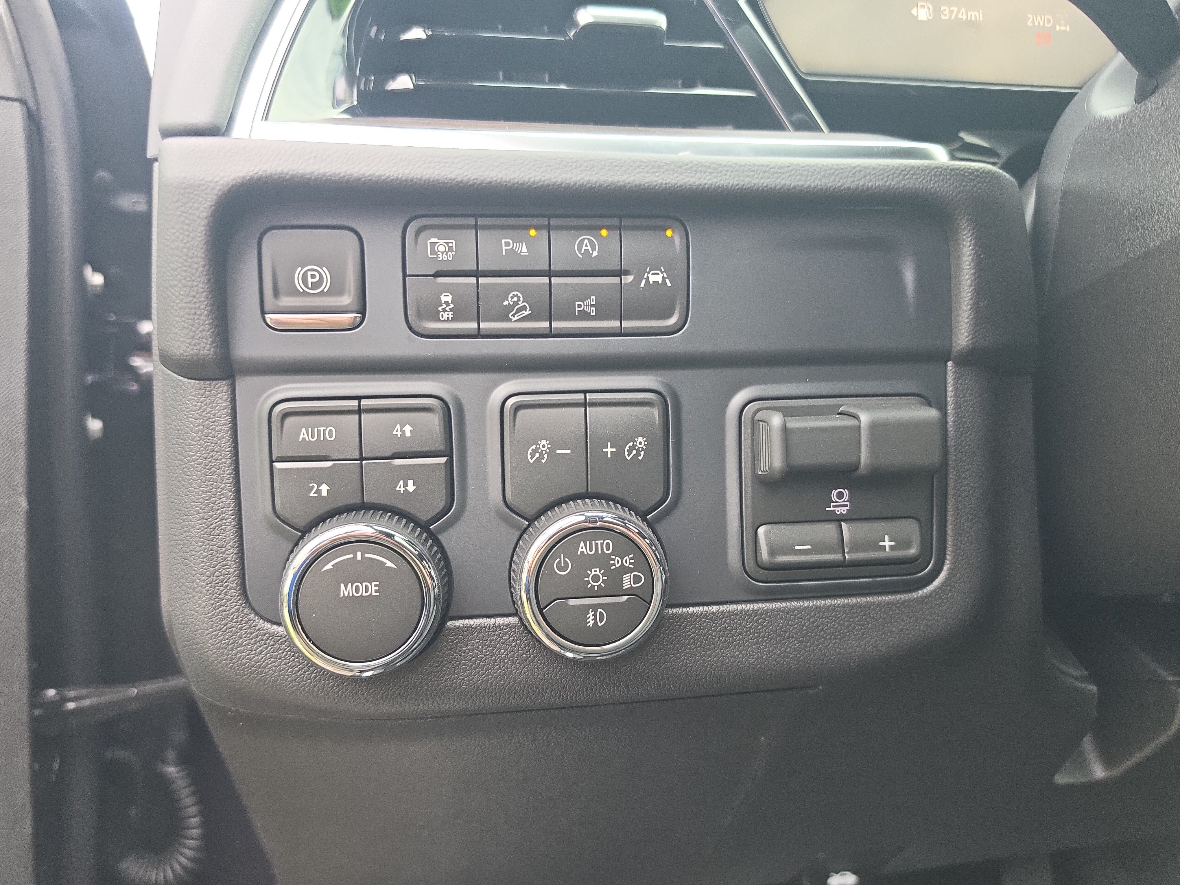 New 2027 Chevrolet Tahoe Z71 w/ Sun And Tow Package AWD/4WD image 19