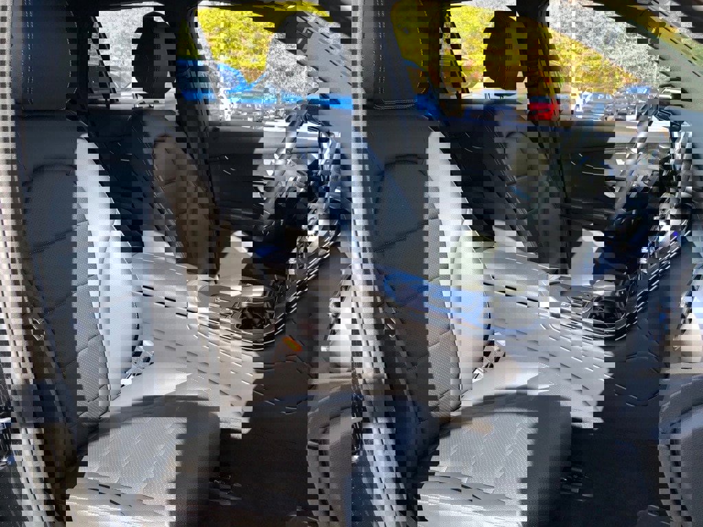 Used 2022 Mercedes-Benz GLC 300 4MATIC w/ Premium Package Lite image 35