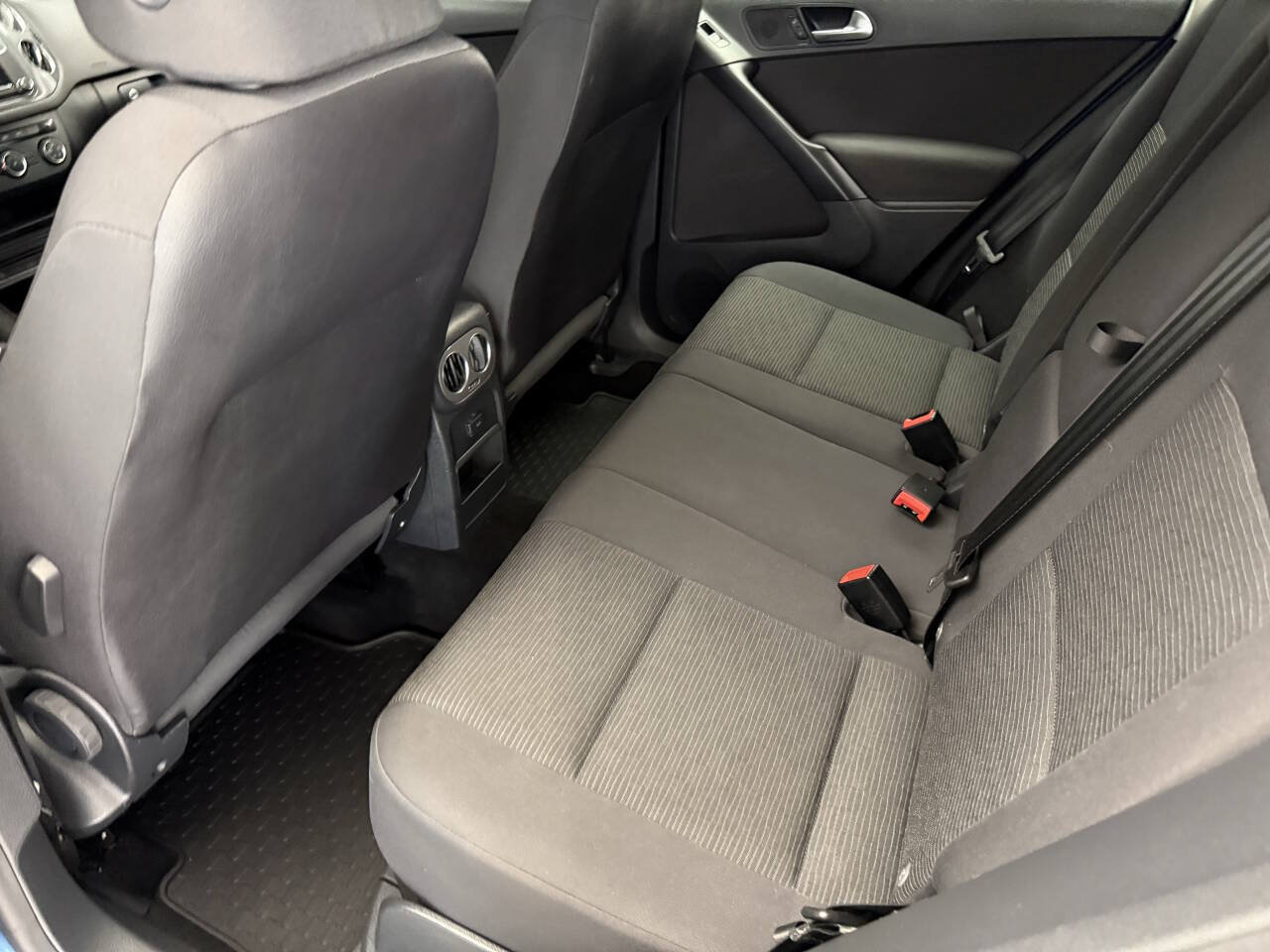 Used 2018 Volkswagen Tiguan Limited w/ Premium Package AWD/4WD image 18
