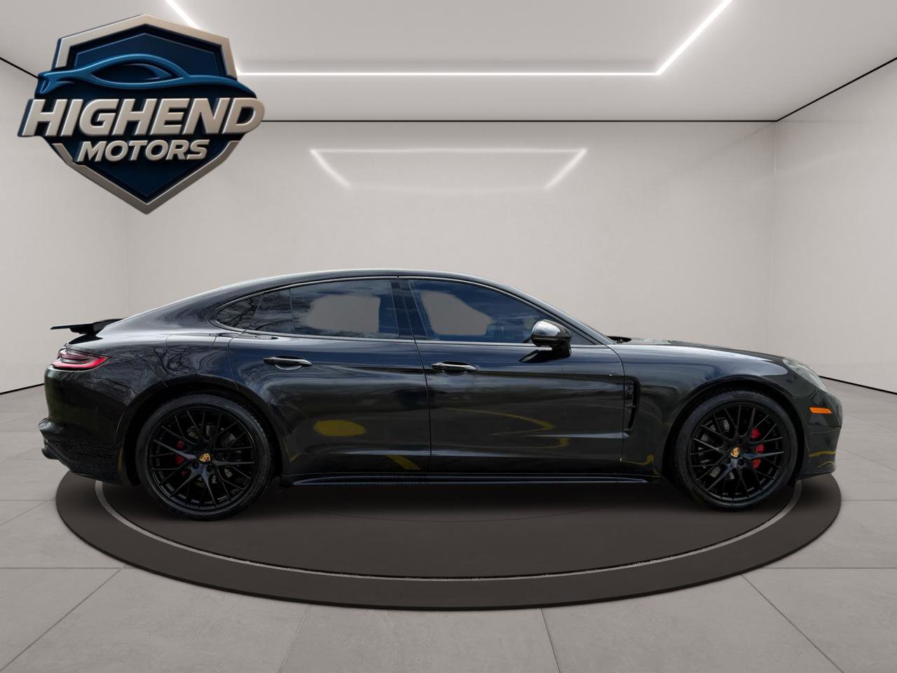 Used 2018 Porsche Panamera 4S image 9