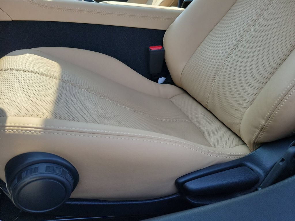 Used 2025 MAZDA MX-5 Miata Grand Touring RWD image 15