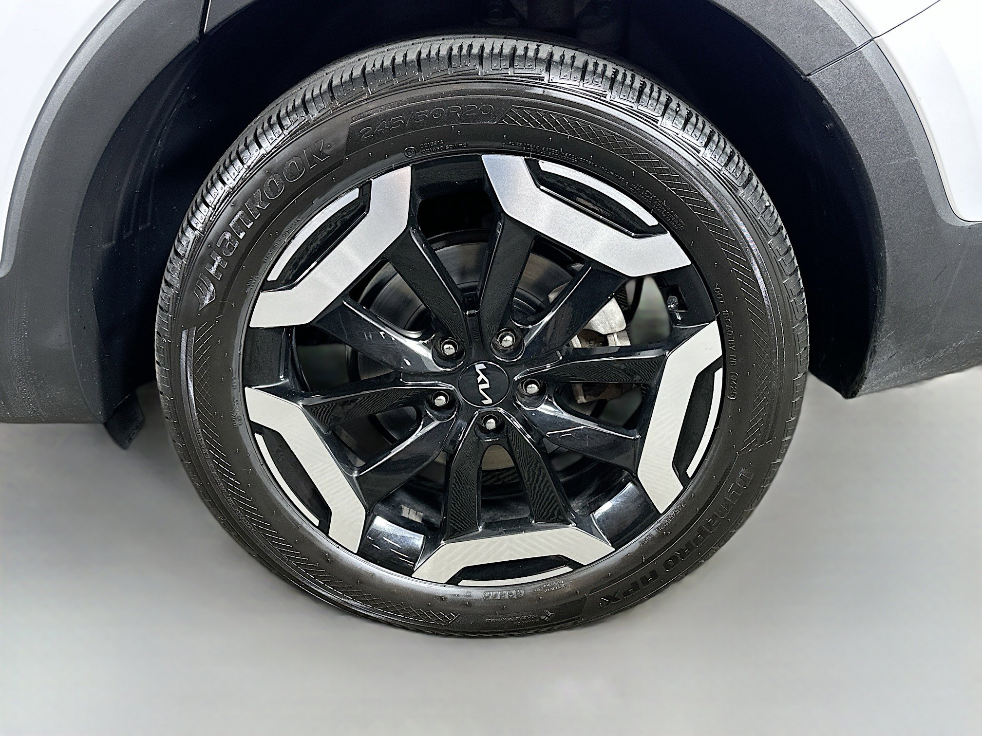 Used 2023 Kia Telluride EX w/ EX Captain's Chair Package image 33