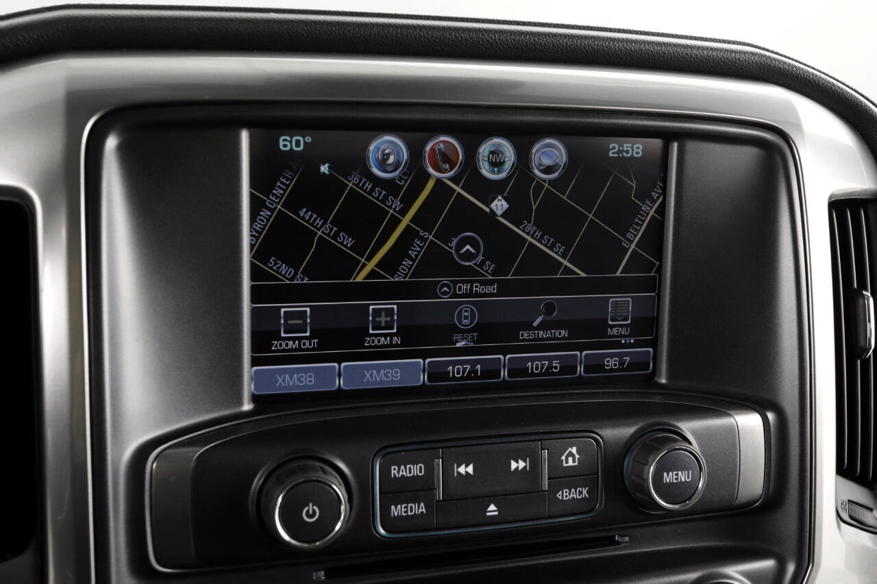 Used 2018 Chevrolet Silverado 2500 LTZ image 22