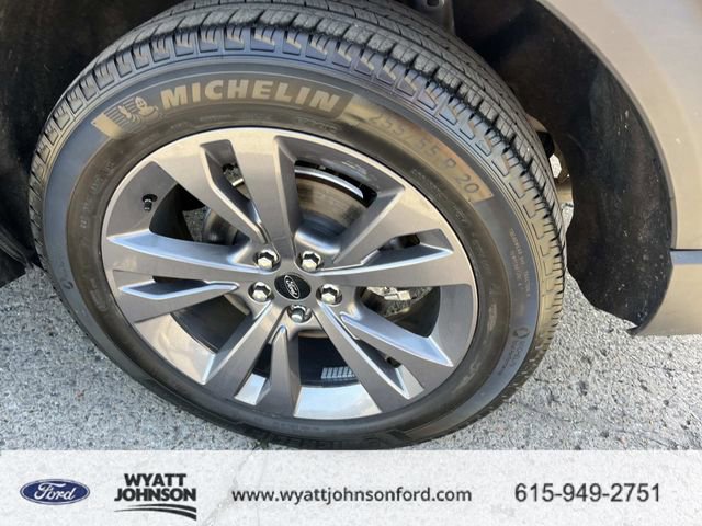 Used 2023 Ford Explorer XLT w/ Equipment Group 202A image 11