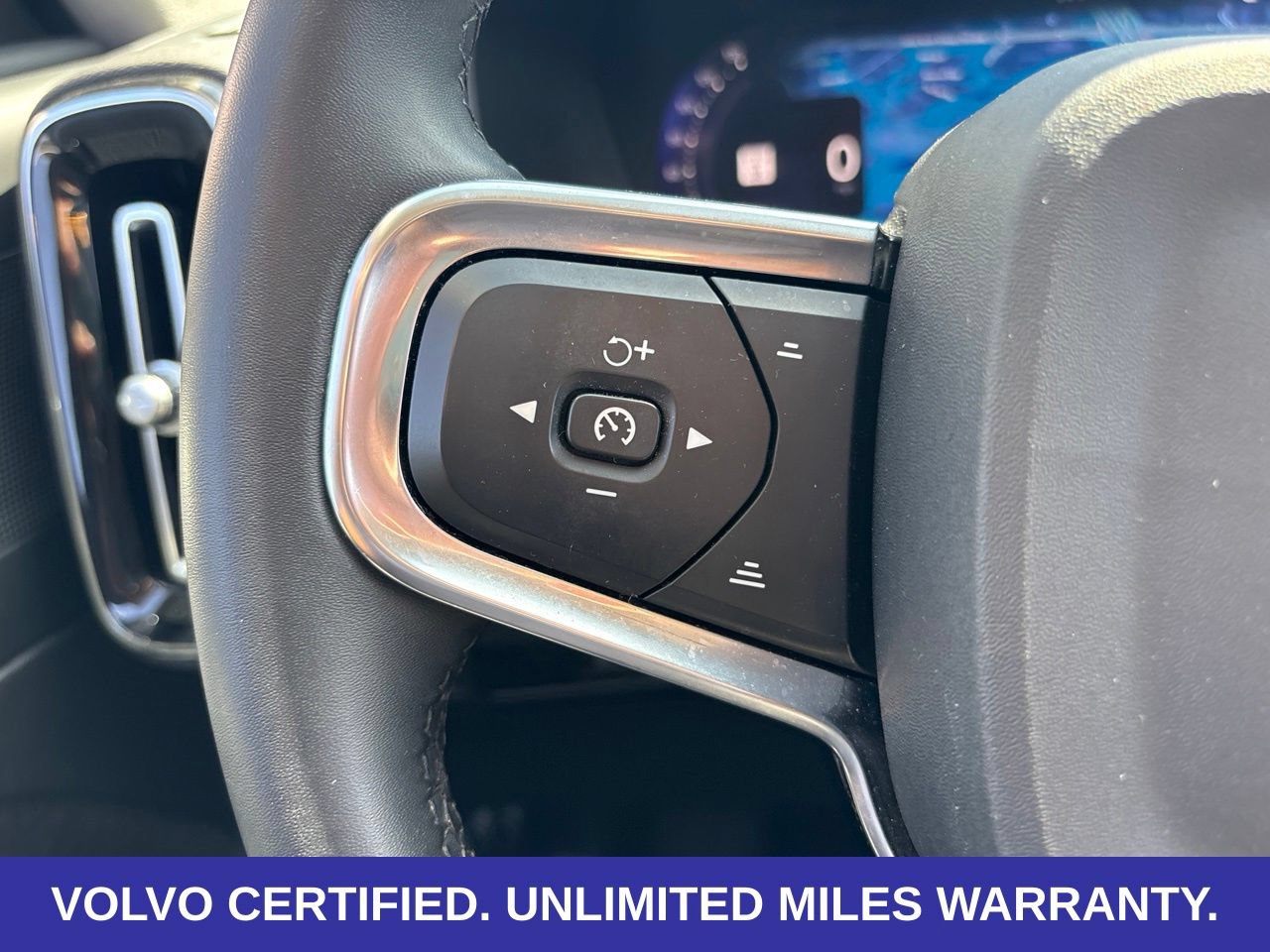 Certified 2024 Volvo XC40 B5 Plus w/ Protection Package Premier AWD/4WD image 22