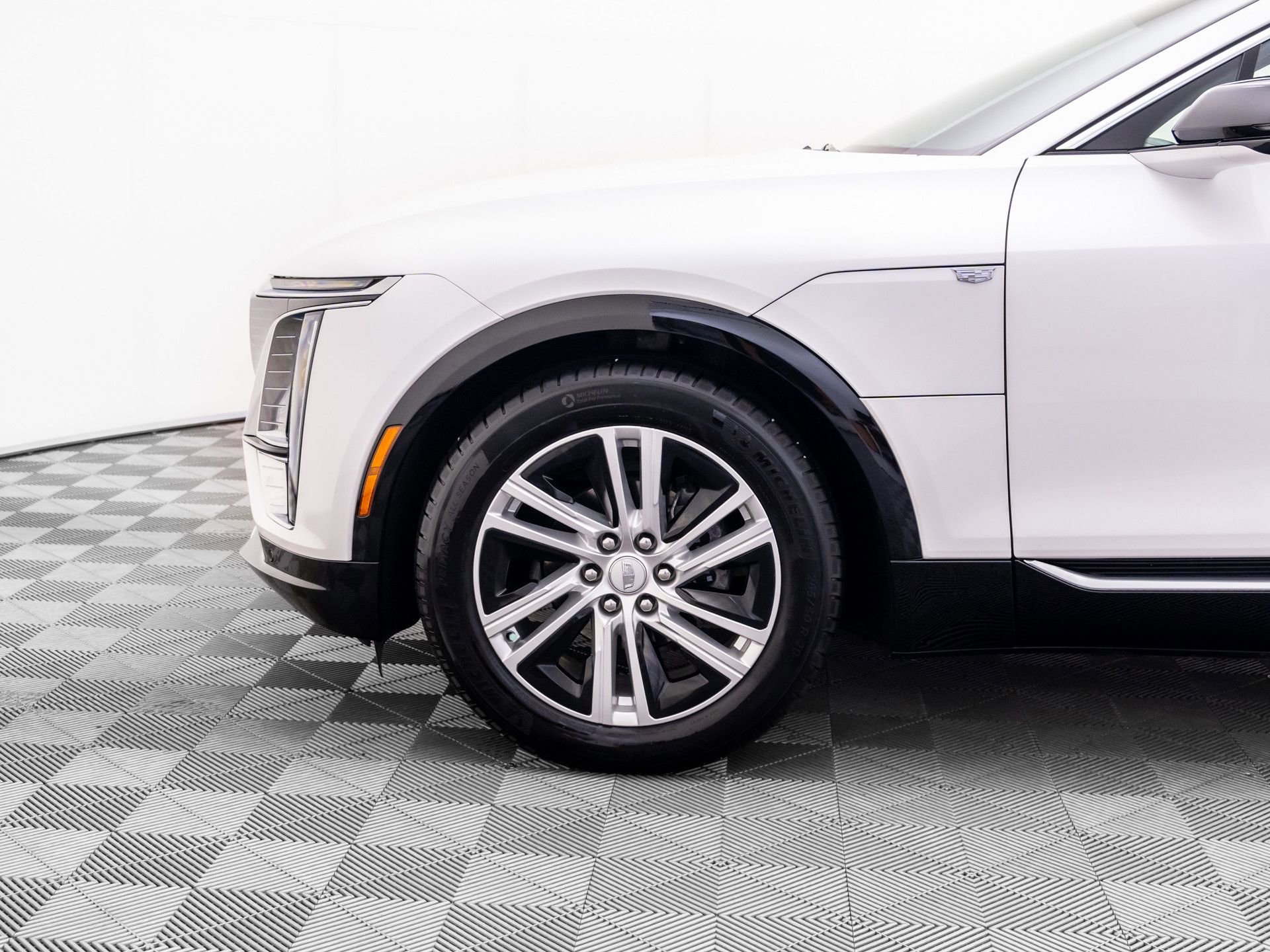 Certified 2024 Cadillac Lyriq Tech RWD image 36