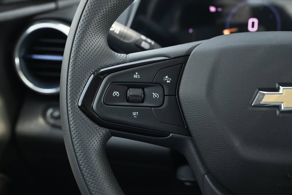 New 2026 Chevrolet Trax LT w/ LPO, Blackout Package FWD image 19