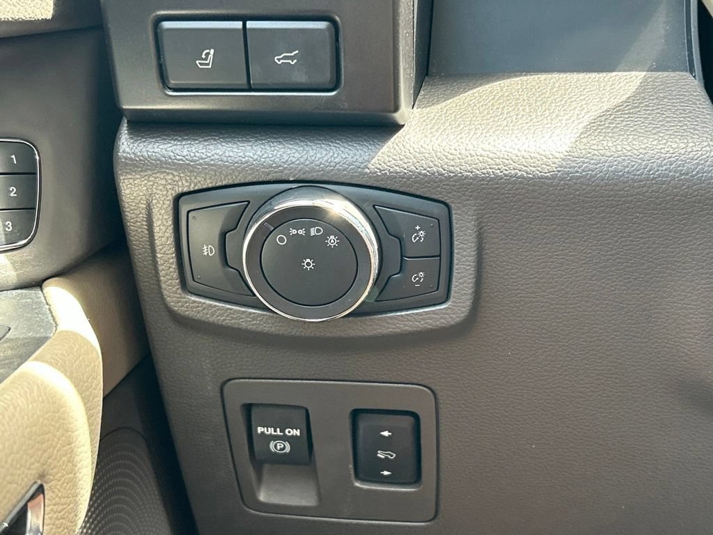 Used 2019 Ford Expedition Limited w/ Special Edition Package RWD image 29