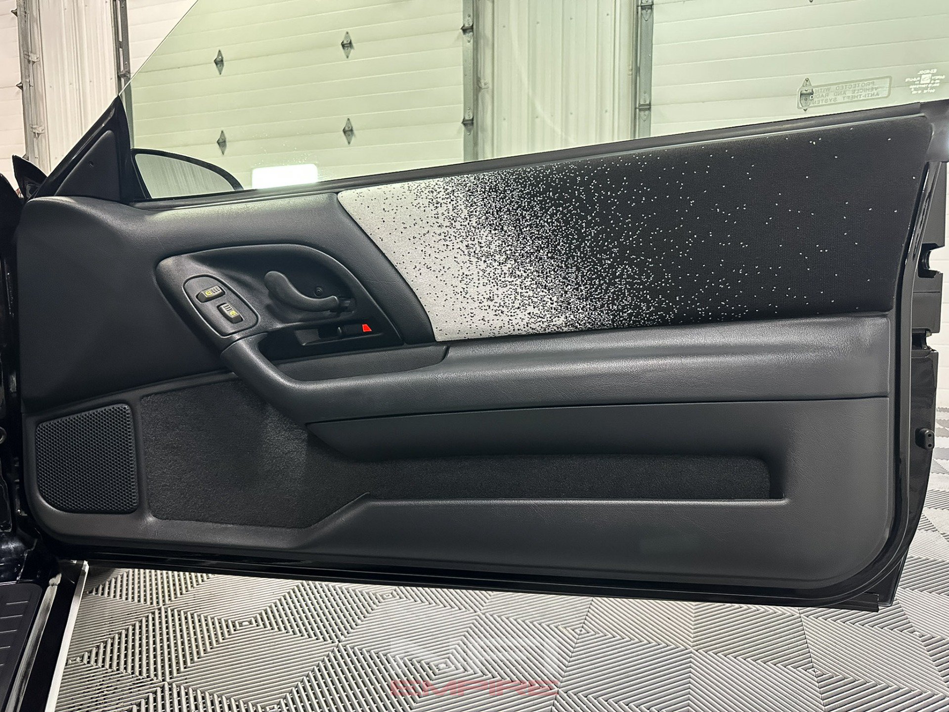 Used 1993 Chevrolet Camaro Z28 RWD image 39