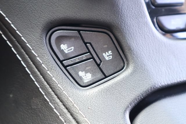 Used 2015 GMC Yukon Denali w/ Open Road Package AWD/4WD image 32