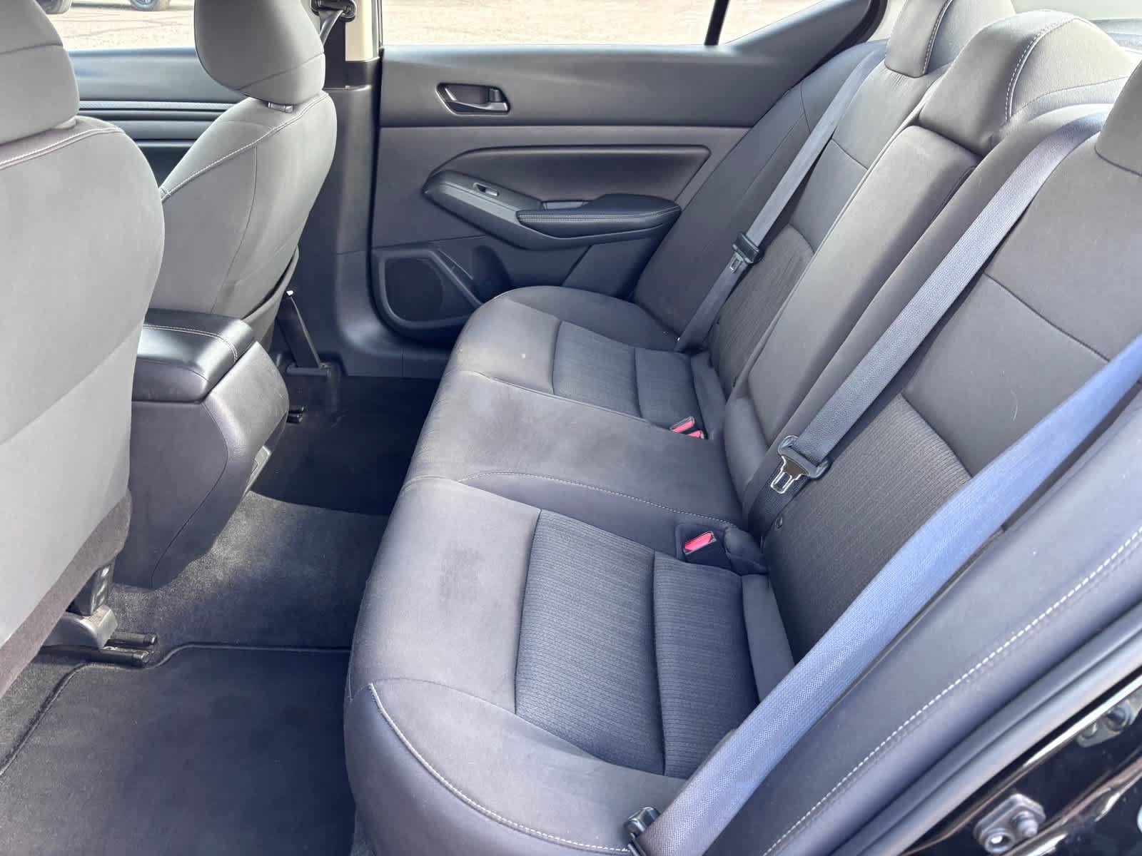 Used 2025 Nissan Altima 2.5 SV FWD image 11