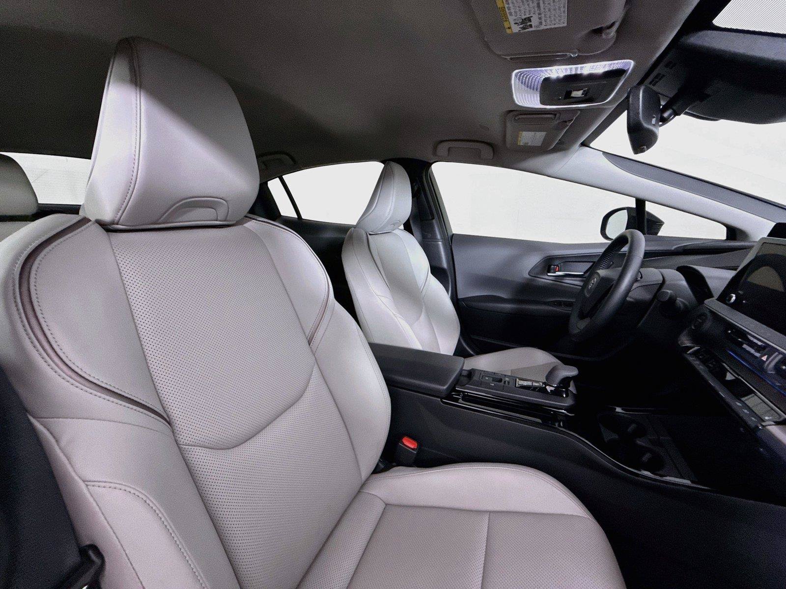 Certified 2026 Toyota Prius XLE FWD image 40