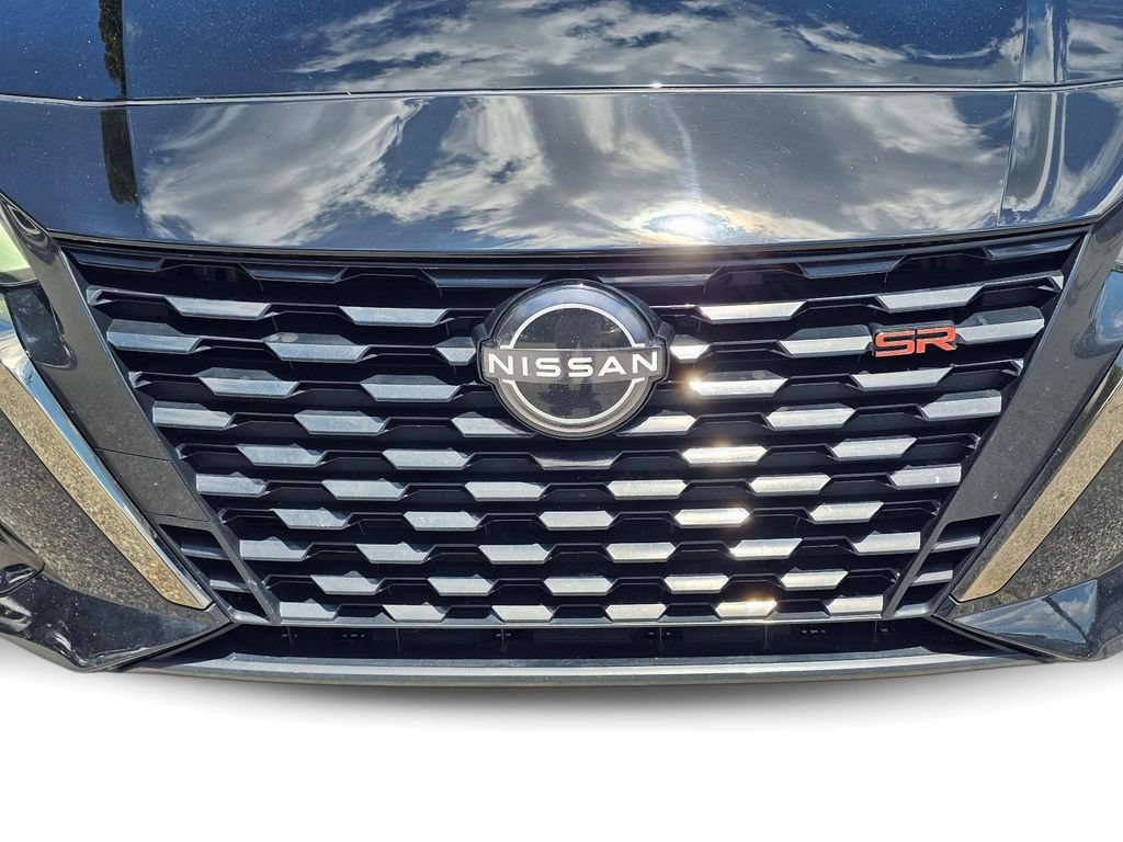 Used 2023 Nissan Altima 2.5 SR FWD image 3