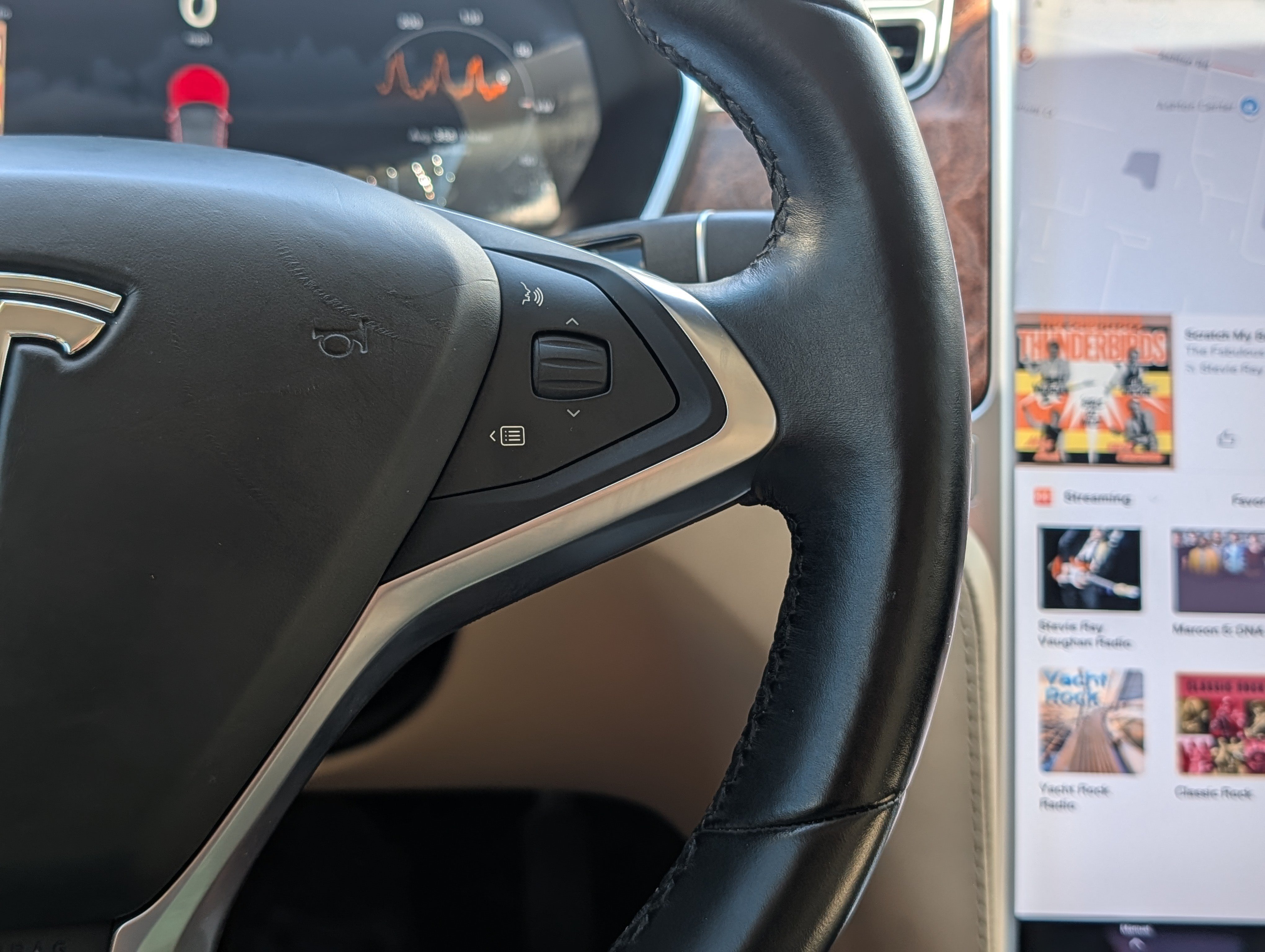Used 2017 Tesla Model S 60 RWD image 25