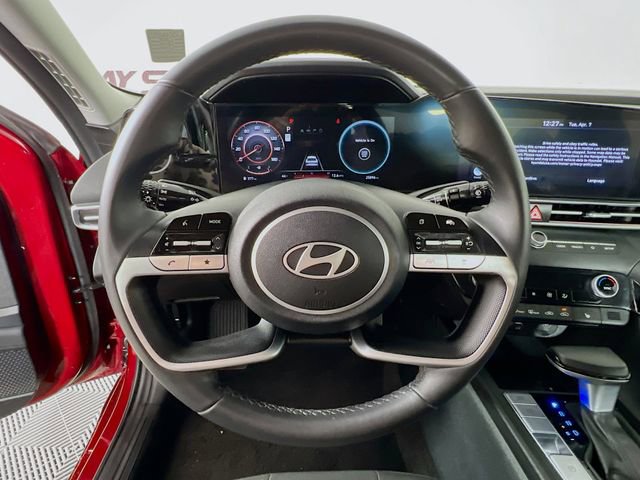 Used 2025 Hyundai Elantra SEL FWD image 12