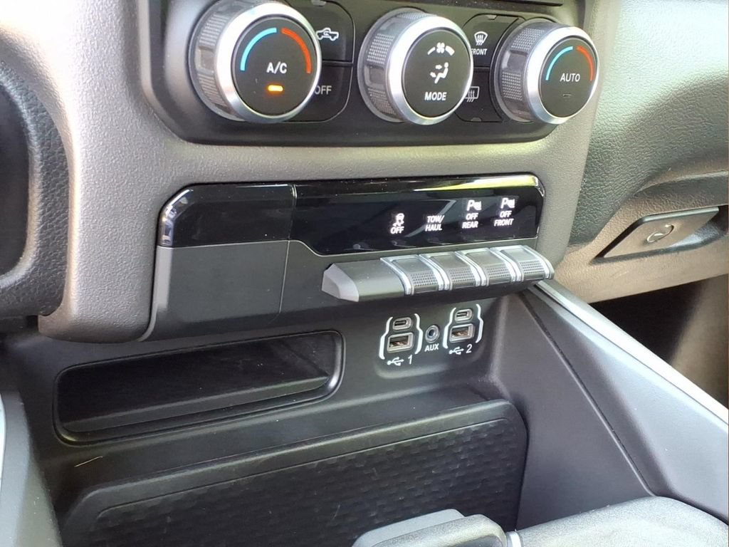 Used 2023 RAM 1500 Big Horn AWD/4WD image 8