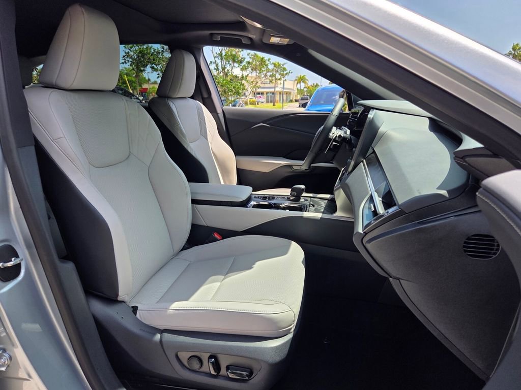 Used 2025 Lexus RX 350h AWD/4WD image 17
