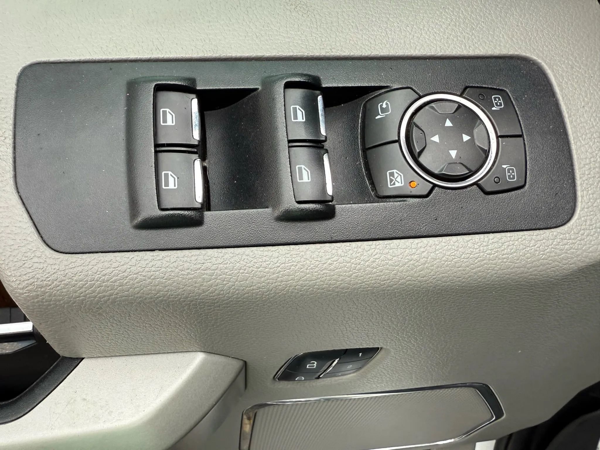 Used 2015 Ford F150 Lariat image 12