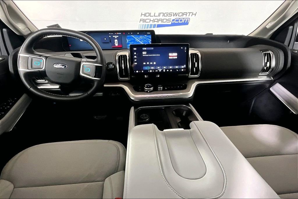 New 2026 Ford Expedition Max Platinum w/ Driver's Package image 5