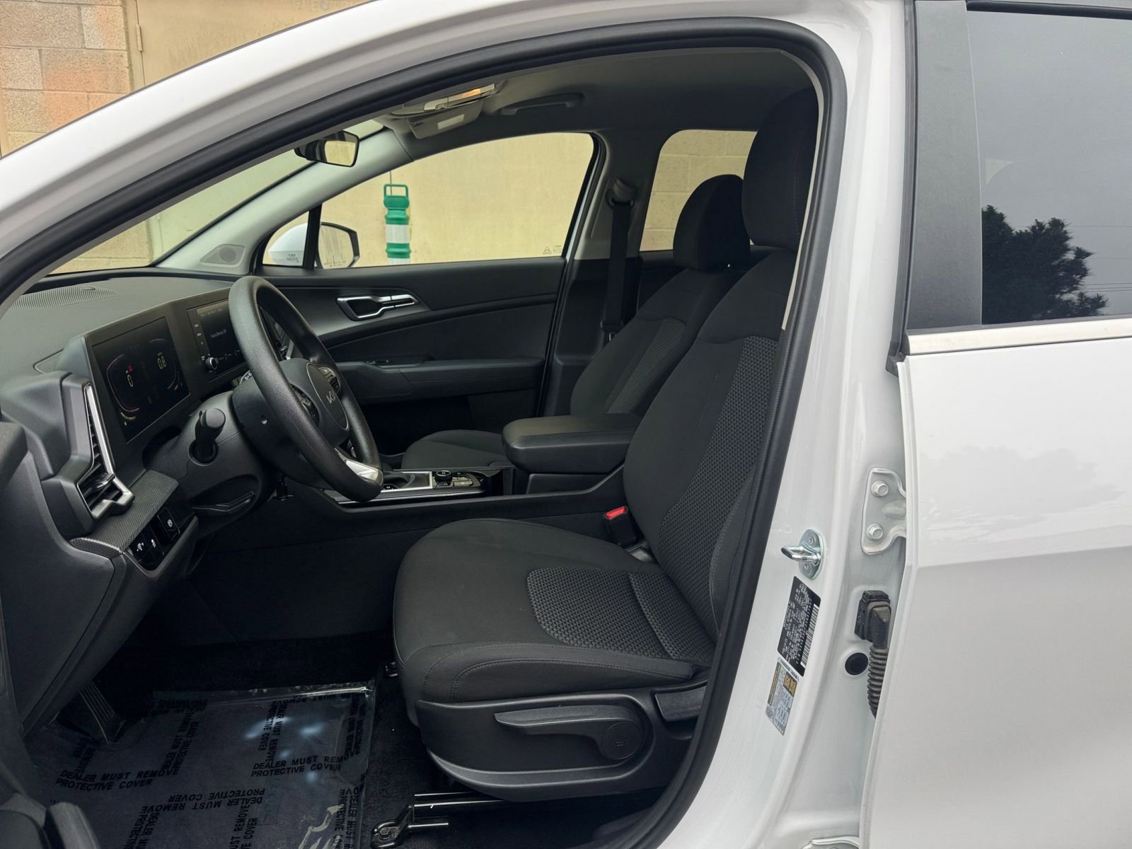 Used 2025 Kia Sportage LX FWD image 25