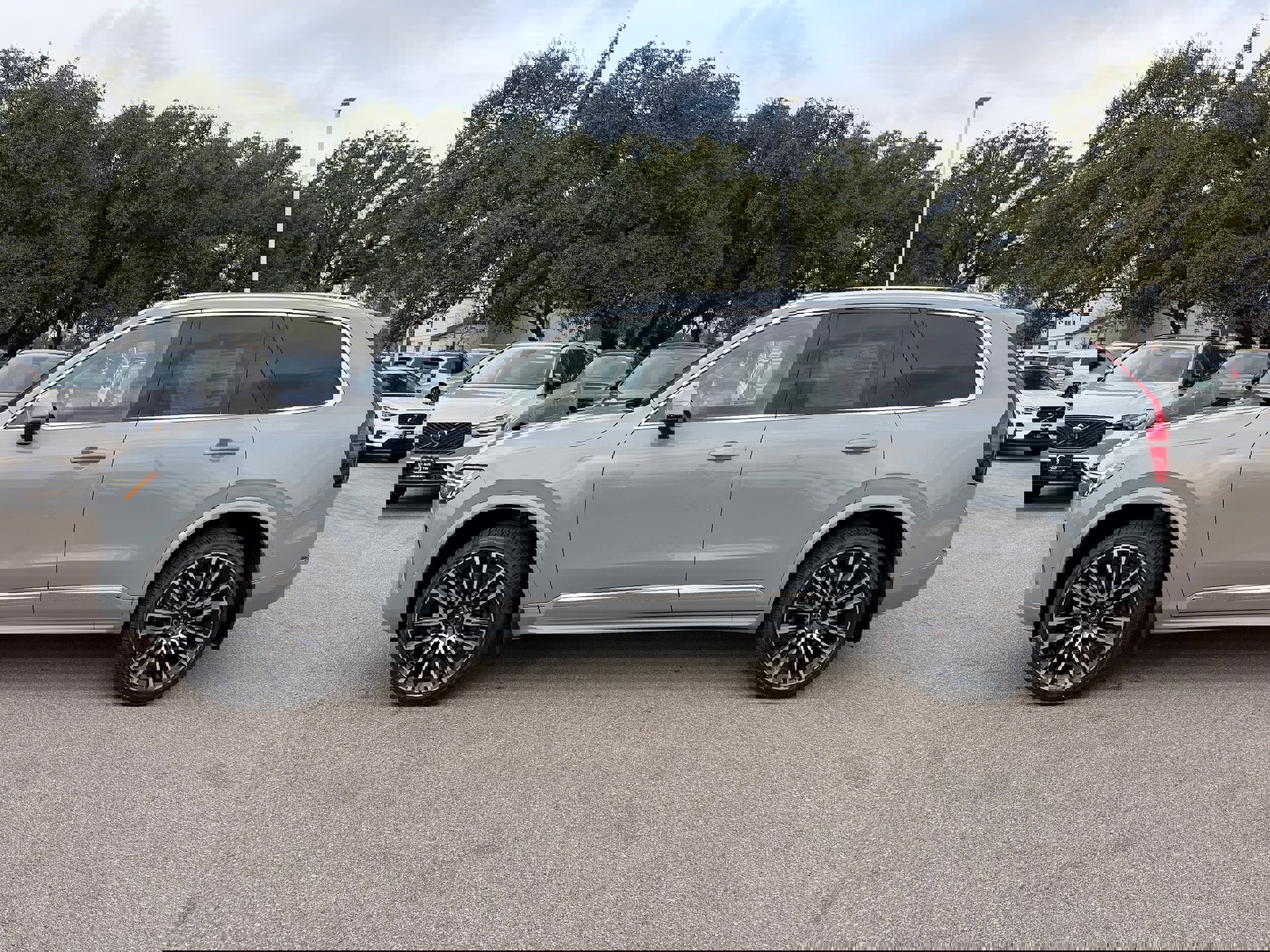 New 2026 Volvo XC90 B5 Plus image 3