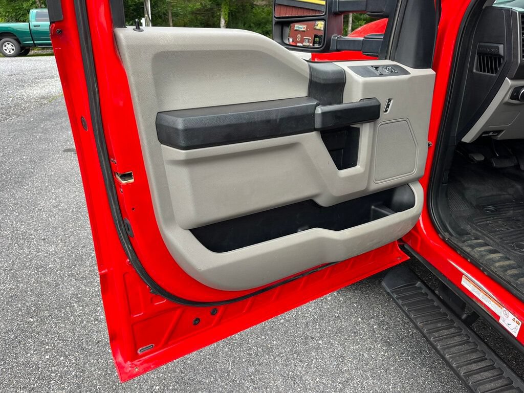 Used 2019 Ford F550 4x4 Regular Cab Super Duty image 29